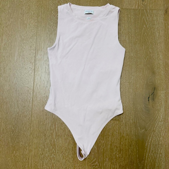 Aritzia Contour Bodysuit - Picture 1 of 3